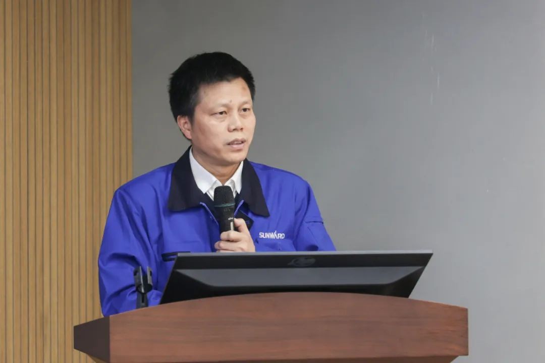 2021中国（长沙）国际工程机械设计大赛暨“设计之星”评比活动皇家国际智能组“创新设计工作营”开营啦！