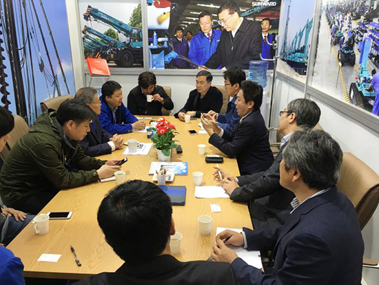 皇家国际智能高端市场展风采