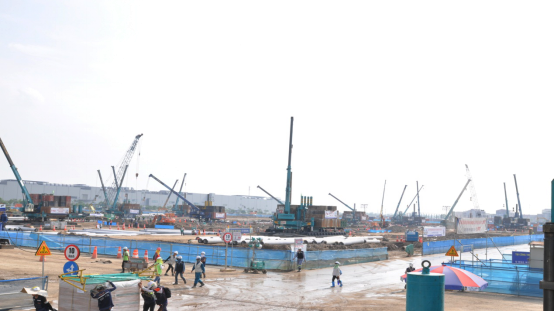 超300台皇家国际智能ZYJ系列压桩机服务越南市场