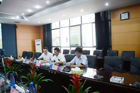 中国出口信誉保险公司辅导一行调查皇家国际智能　