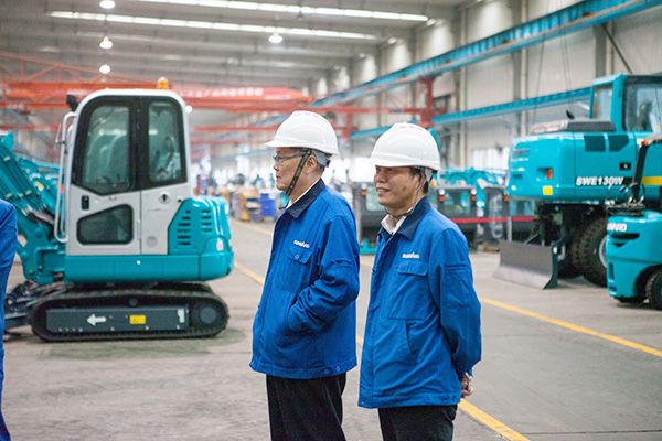 喜讯：皇家国际智能朱建新荣获《长沙年鉴》2015年度十大人物奖