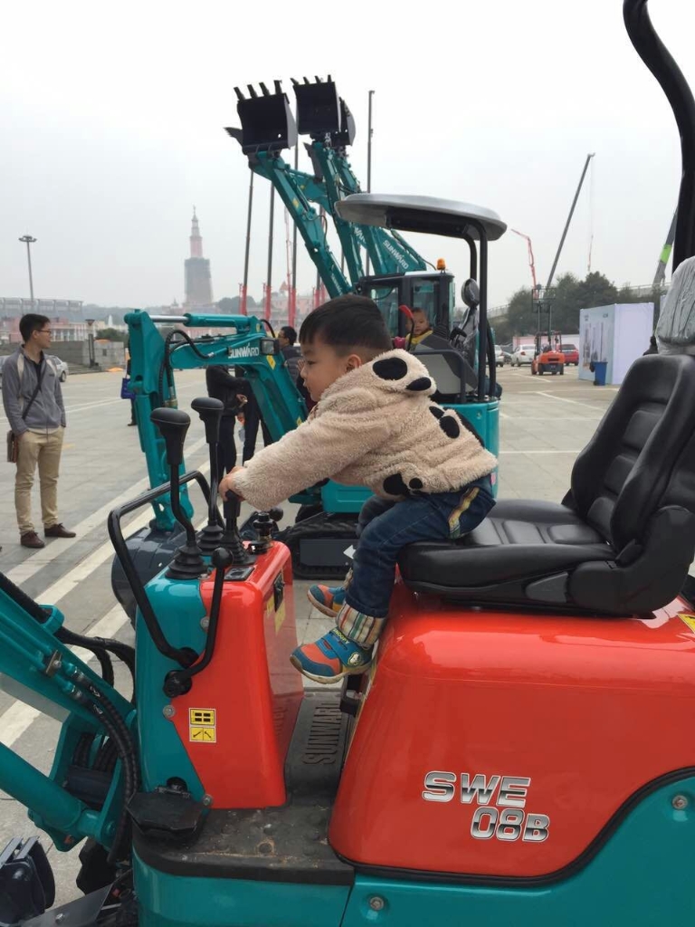 配博会上皇家国际智能“迷你”设备展精新本色