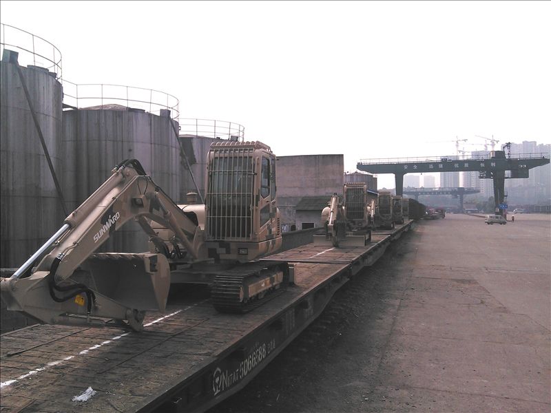 皇家国际智能SWE80E-G高原型挖掘机正式列装献礼国庆