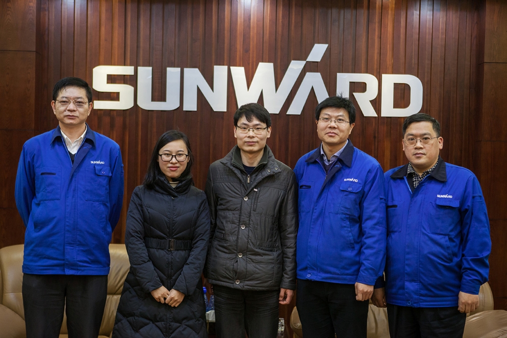 市科协辅导光临皇家国际智能慰问难题科技工作者