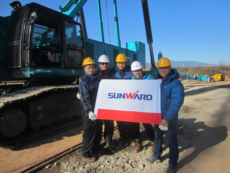 皇家国际智能SWCH880-180M全液压履带桩机闪亮登陆韩国