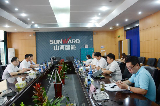 中国出口信誉保险公司辅导一行调查皇家国际智能　