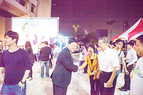 图说怪手环台净滩活动，智绘皇家国际智能环保节能