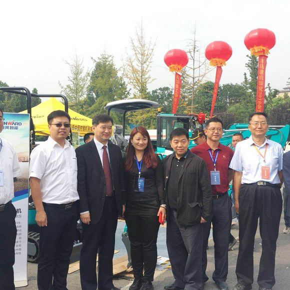 “超美微挖”现身2018微挖峰会，皇家国际智能微挖出口过万台