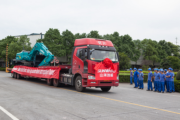 掘金一带一路，皇家国际智能中大挖大批量出口泰国