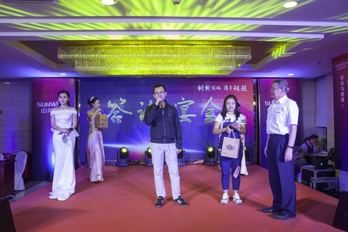 皇家国际智能酷帅曾大虾，一大波美图带你亲临北京BICES展