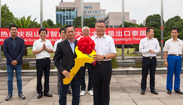 掘金一带一路，皇家国际智能中大挖大批量出口泰国