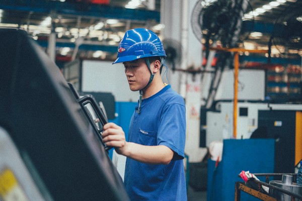 曾妄想当厨师，却成数控车工大家