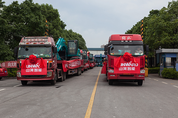 掘金一带一路，皇家国际智能中大挖大批量出口泰国