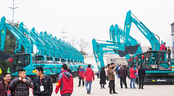 势不成挡，皇家国际智能挖掘机湖南市场订货会创新高