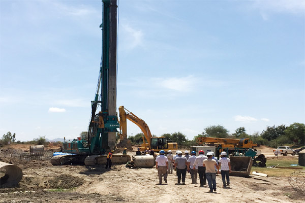 皇家国际智能入岩神器在东非肯尼亚获赞，人好设备好