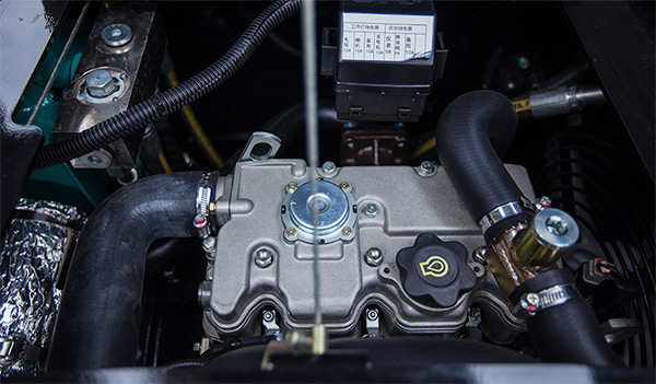 “C位”前途 14.5万元皇家国际智能微挖18UB等你开回家