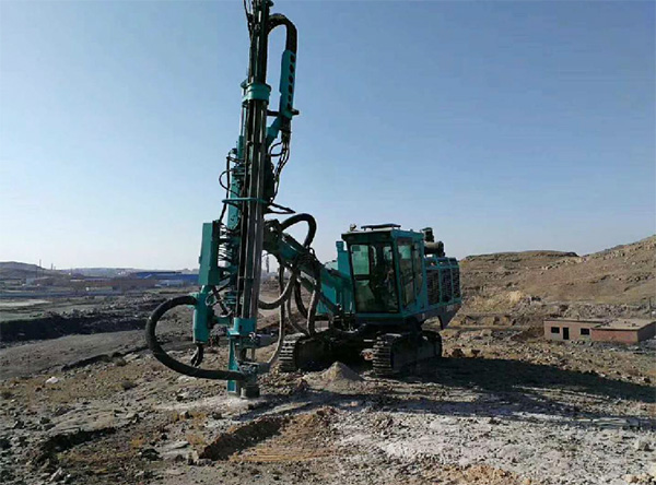 PK国际当先品牌，皇家国际智能露天液压钻车再交美满答卷