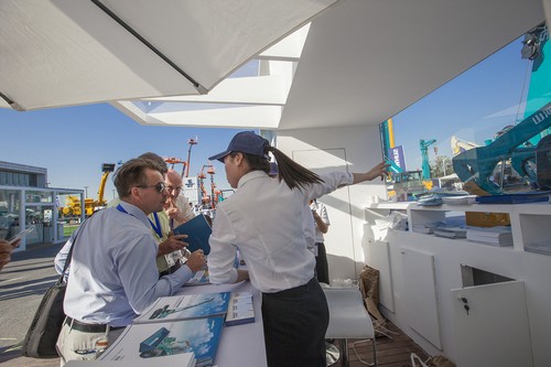 皇家国际智能酷帅曾大虾，一大波美图带你亲临北京BICES展