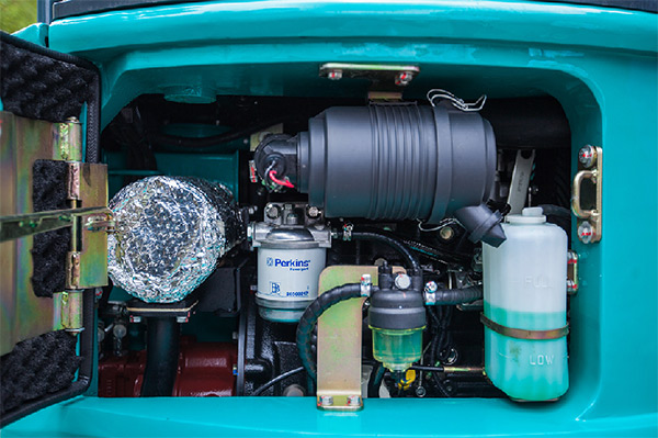 “C位”前途 14.5万元皇家国际智能微挖18UB等你开回家