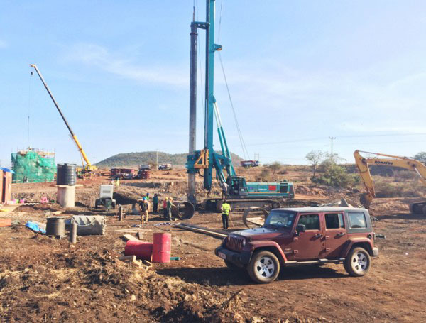 肯尼亚总统高度赞赏，乞力马扎罗山下皇家国际绿闪灼