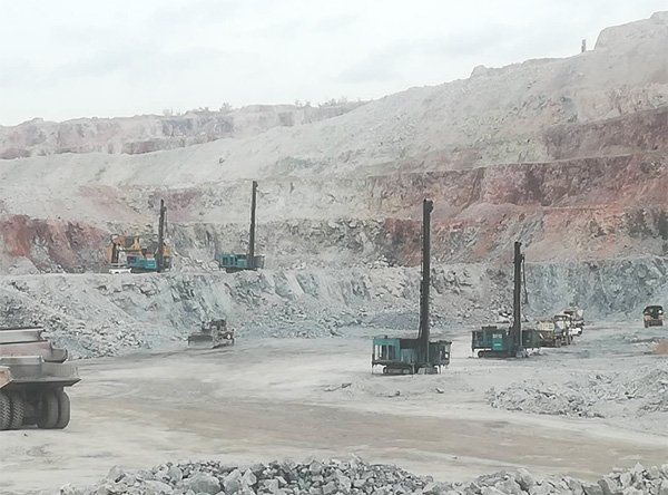 高温炎暑，皇家国际智能凿岩设备异域扬威