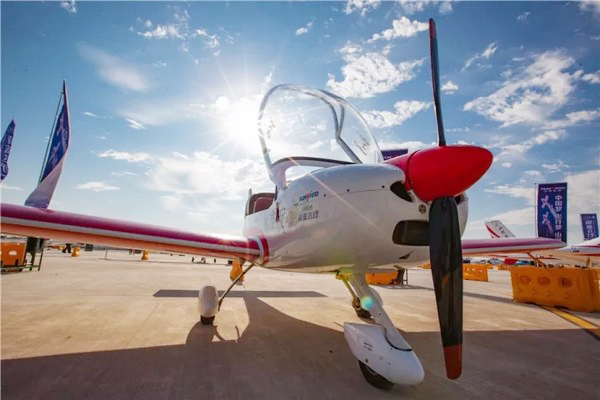 喂，看世界飞行者大会了吗？皇家国际飞机奢华阵容别错过