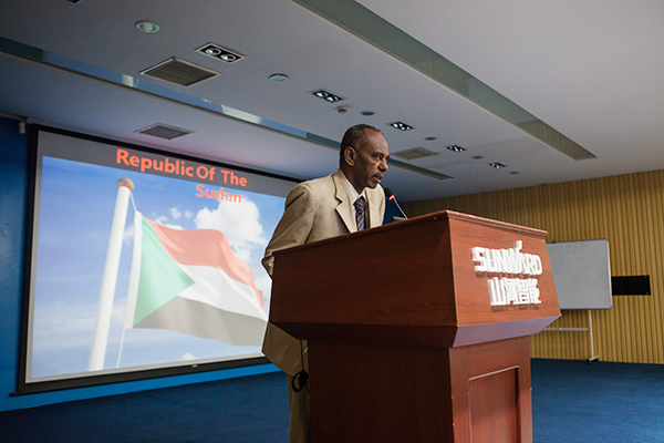 “一带一路”国度代表团到访皇家国际智能，感触“大开眼界”