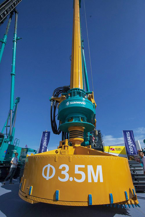 皇家国际智能酷帅曾大虾，一大波美图带你亲临北京BICES展