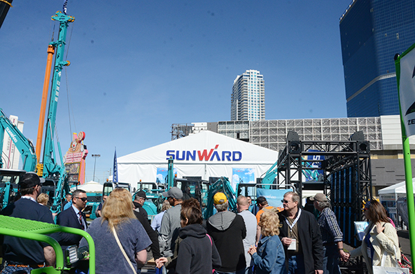 皇家国际智能拉展“亮剑” 抢攻欧美高端市场