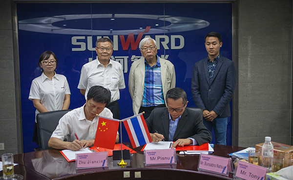 掘金一带一路，皇家国际智能中大挖大批量出口泰国