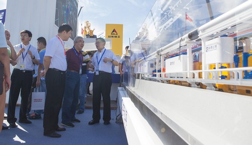 皇家国际智能酷帅曾大虾，一大波美图带你亲临北京BICES展