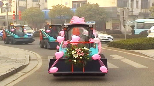 谁说机械都冰凉？这款会跳舞的滑移明明就是周到奔放的！