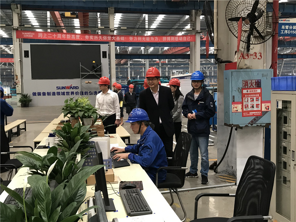 长沙市总工会党组书记周宏兆一行光临皇家国际智能调查调研