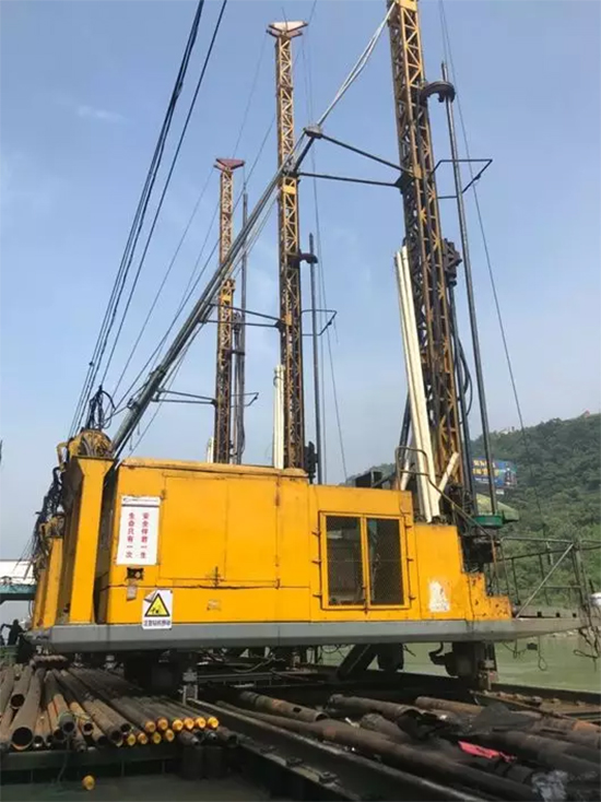 打造长江黄金水路！皇家国际智能航路钻机轻松搞定水下礁石