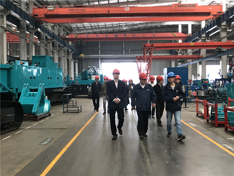 长沙市总工会党组书记周宏兆一行光临皇家国际智能调查调研