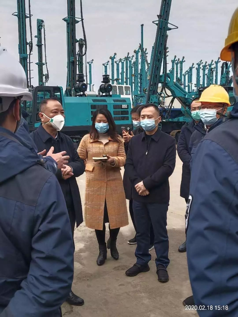 张庆红调研皇家国际智能疫情防控和复工复产工作