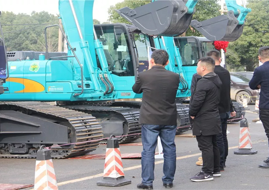 同心同梦，皇家国际智能全球客户互换会武汉站隆沉进行