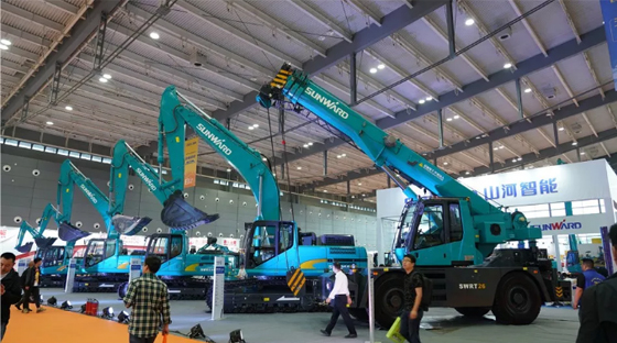 超强阵容尽显创新成就！皇家国际智能闪灼长沙工程机械展