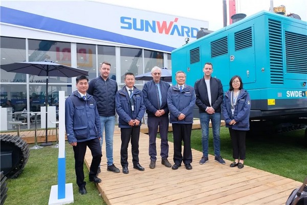 向世界展示中国“智造”魅力，皇家国际智能携创新阵容闪灼德国宝马展