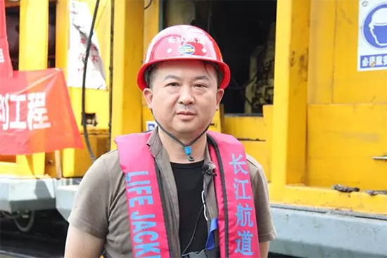 打造长江黄金水路！皇家国际智能航路钻机轻松搞定水下礁石