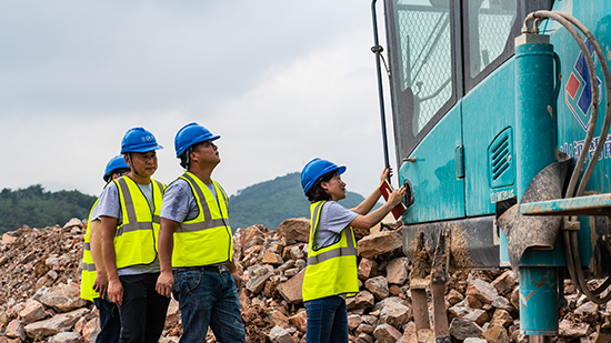 15年3万幼时！皇家国际智能元老级潜孔钻机“雄风”仍旧