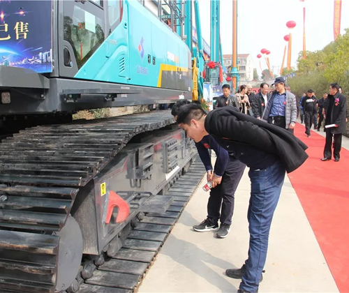 同心同梦，皇家国际智能全球客户互换会武汉站隆沉进行