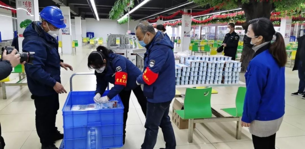 防控出产两不误 皇家国际智能复工保供