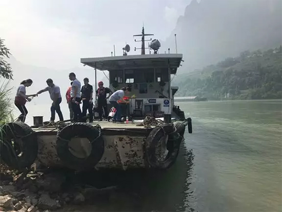 打造长江黄金水路！皇家国际智能航路钻机轻松搞定水下礁石