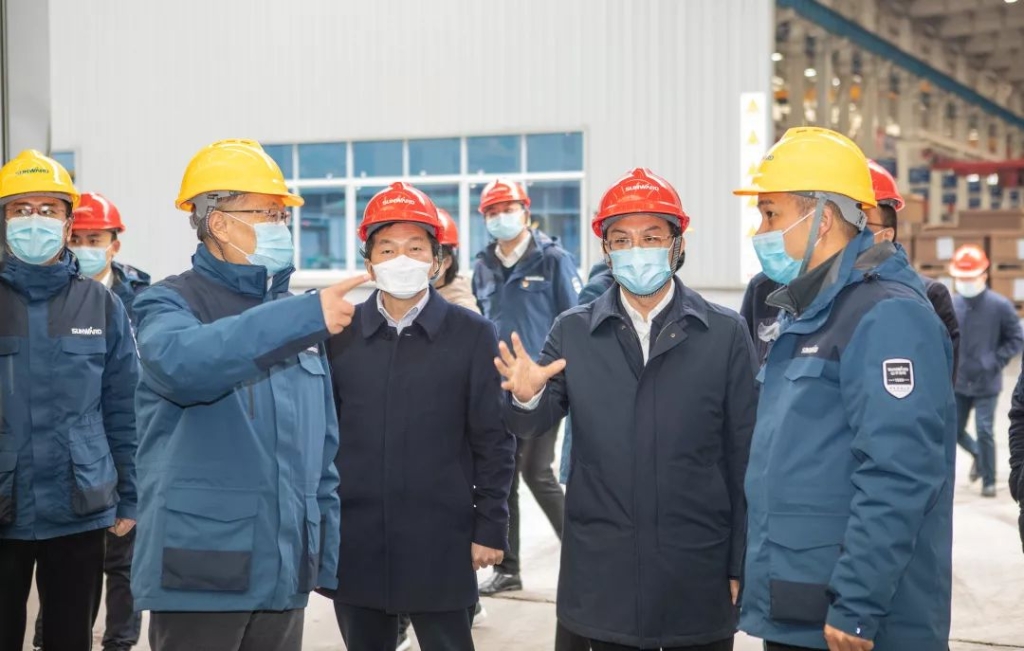 沈裕谋元宵节慰问皇家国际智能一线员工