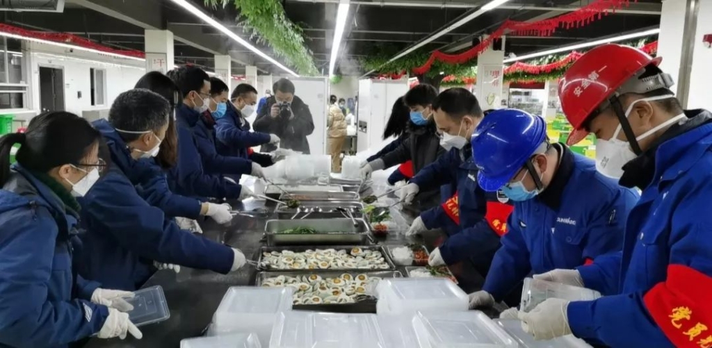 防控出产两不误 皇家国际智能复工保供