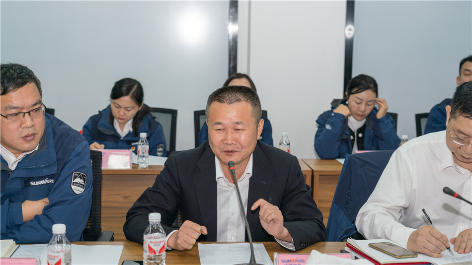 皇家国际智能进行主题教育进建钻研会暨员工活动中心开幕典礼