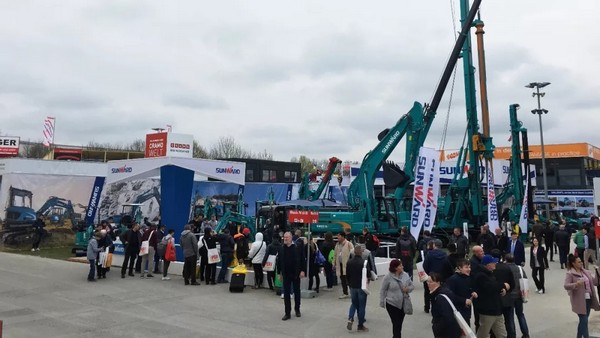 向世界展示中国“智造”魅力，皇家国际智能携创新阵容闪灼德国宝马展