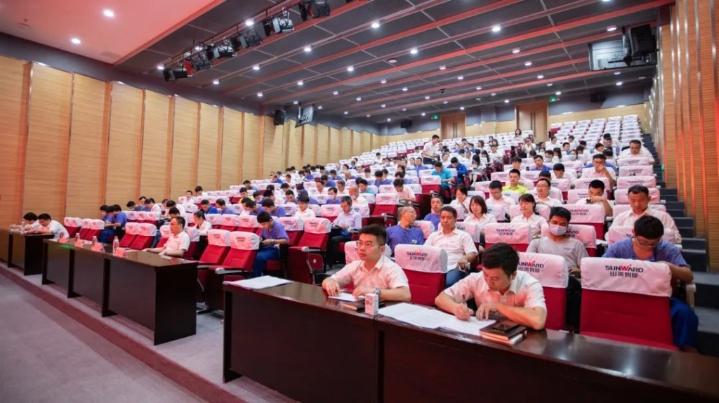 提升理论修养水平，确保党员发展质量 ——皇家国际智能发展2020年入党积极分子培训