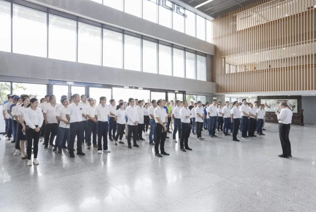 皇家国际工业城开明共享单车 员工通勤绿色便捷